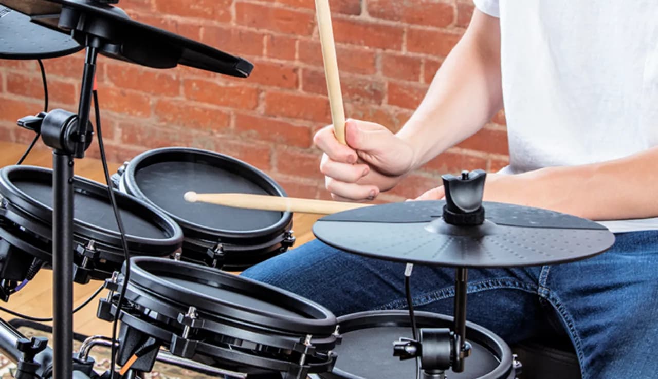 Jakie pałki do perkusji elektronicznej zapewnią najlepsze brzmienie?