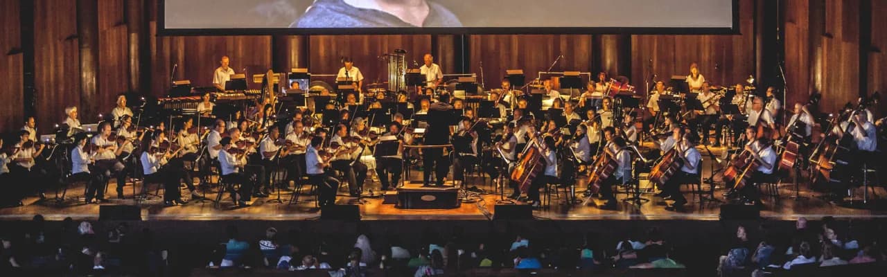 Muzyka filmowa orkiestra symfoniczna – przeżyj niezapomniane koncerty